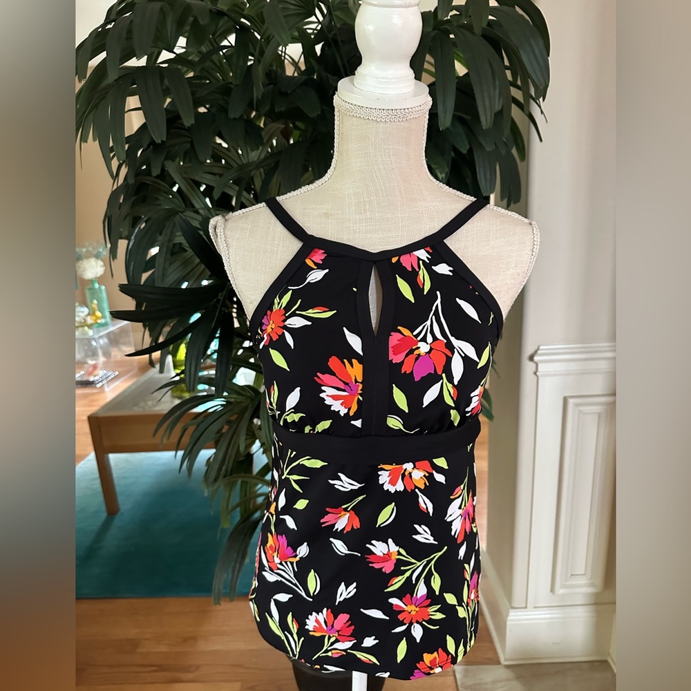 💗Lands’ End SHARP Black Floral High Neck Keyhole Tankini Swimsuit Top Size 6💗